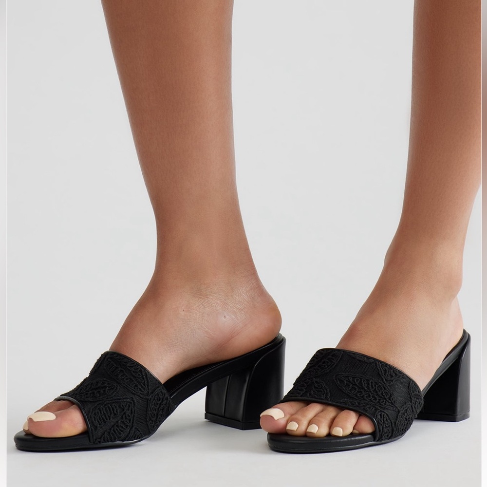 Fashion Nova Black Textured Mules